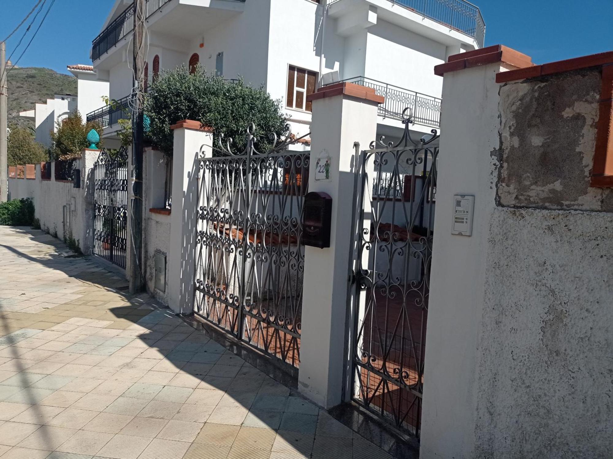Mansarda Con Terrazzo Vista Mare Βίλα Oliveri Εξωτερικό φωτογραφία